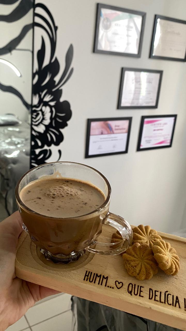 Café de boas-vindas no Studio Ana Gleicyelli
